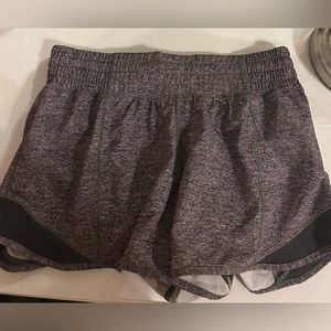 Lululemon Hotty Hot 2.5” Shorts